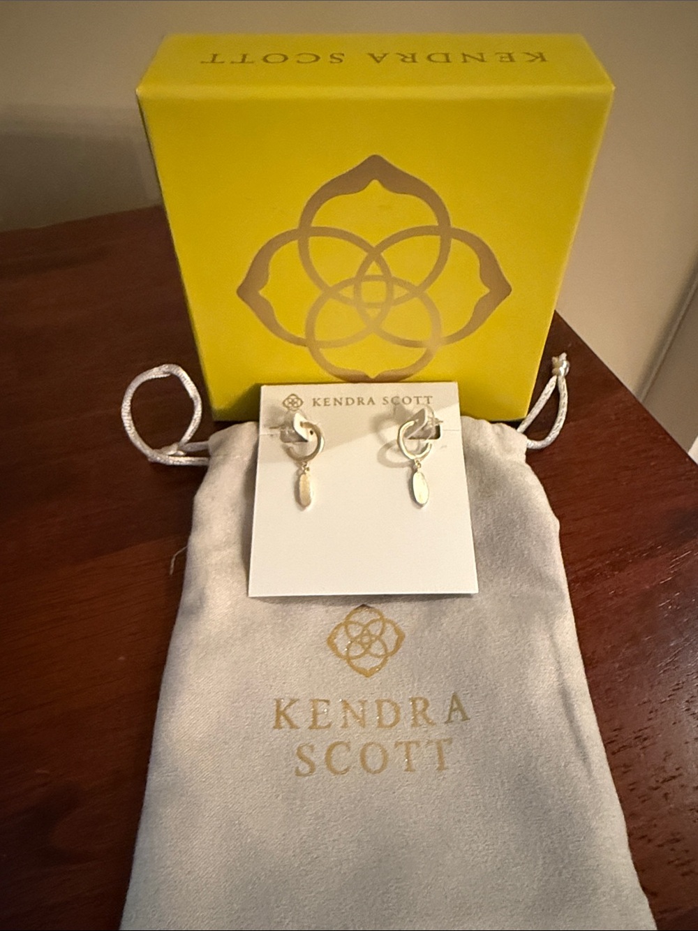 BRAND NEW Kendra Scott Silver Hoop Earrings with Small Drop Charms - Gold - Picture 3 of 4
